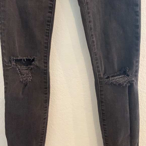 Black Madewell Distressed High-Rise Skinny Jeans Raw Hem - Picture 6 of 9